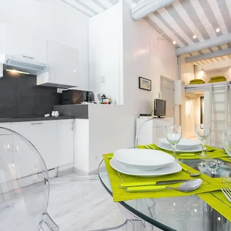 Adorable Vieux Apartment